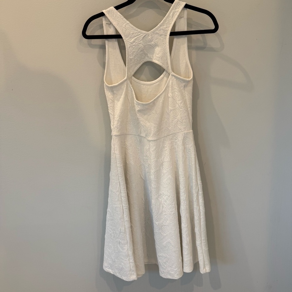 Everly White Floral Jacquard Sleeveless Fit & Flare Dress Cut-Out Back Size S - Picture 4 of 8